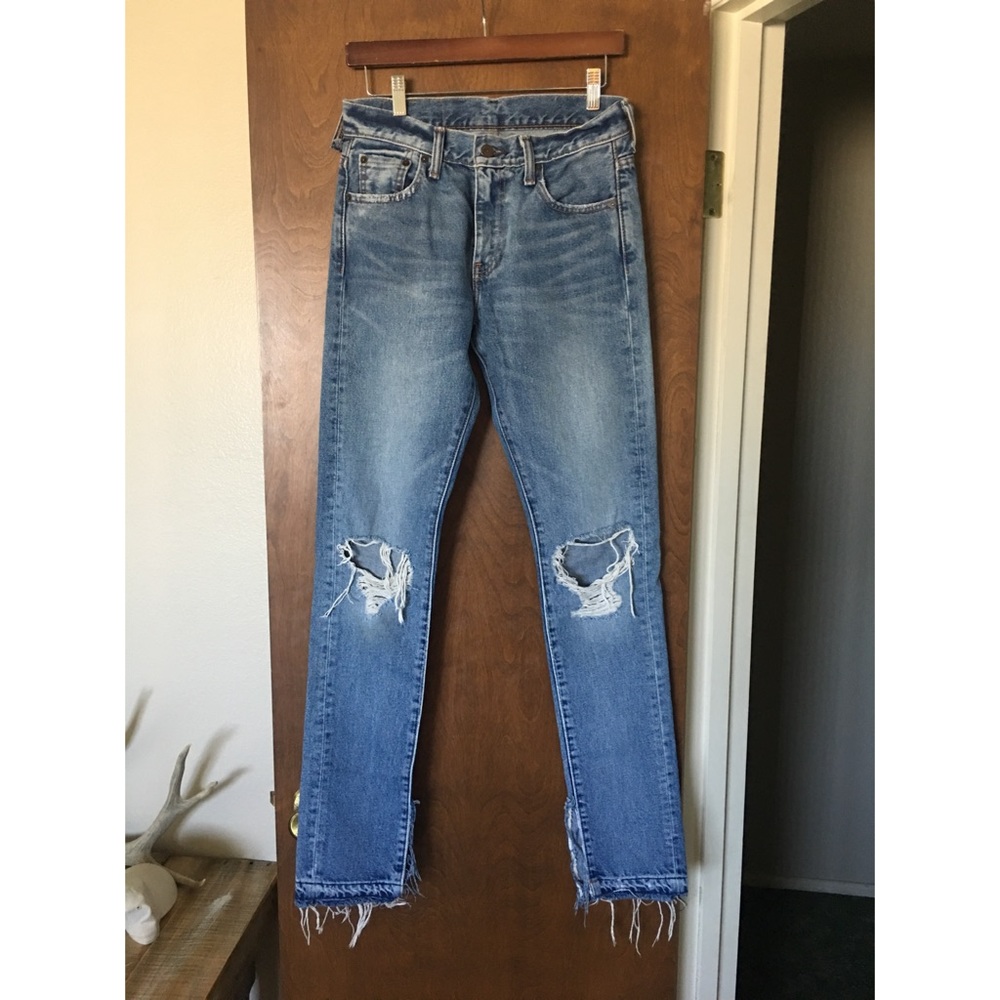 VINTAGE DISTRESSED LEVIS